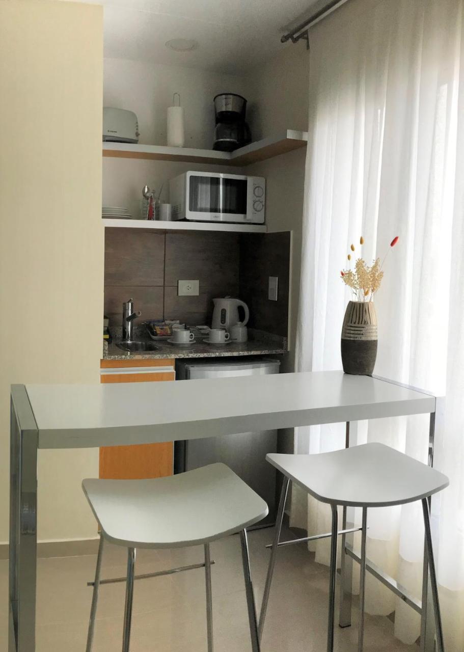 Illia 121 Apart Hotel Неукен Экстерьер фото