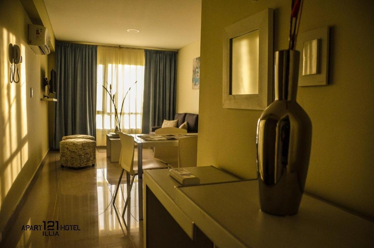 Illia 121 Apart Hotel Неукен Экстерьер фото