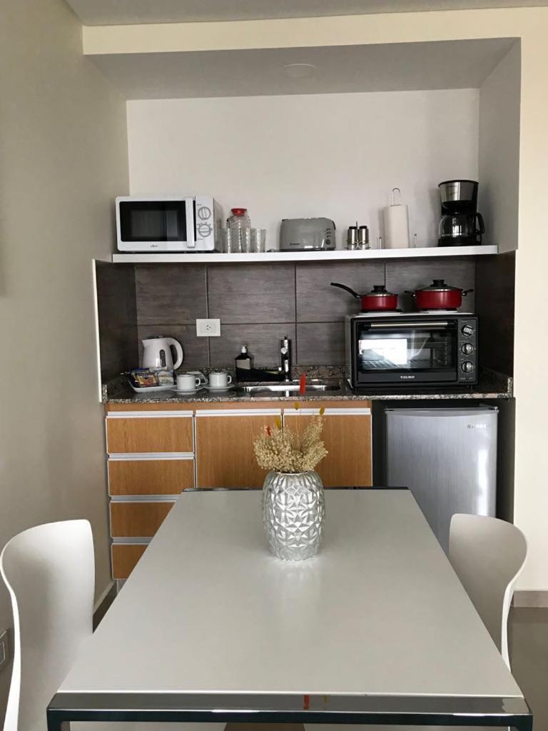 Illia 121 Apart Hotel Неукен Экстерьер фото
