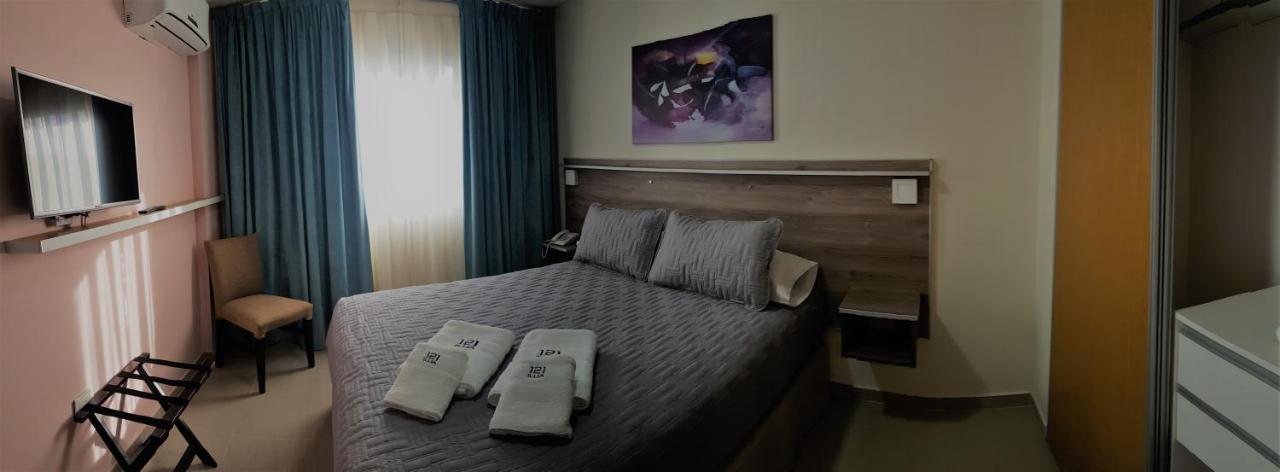 Illia 121 Apart Hotel Неукен Экстерьер фото