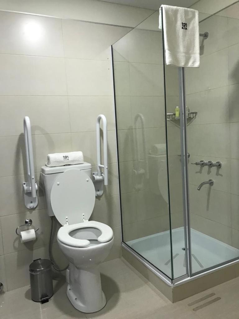 Illia 121 Apart Hotel Неукен Экстерьер фото